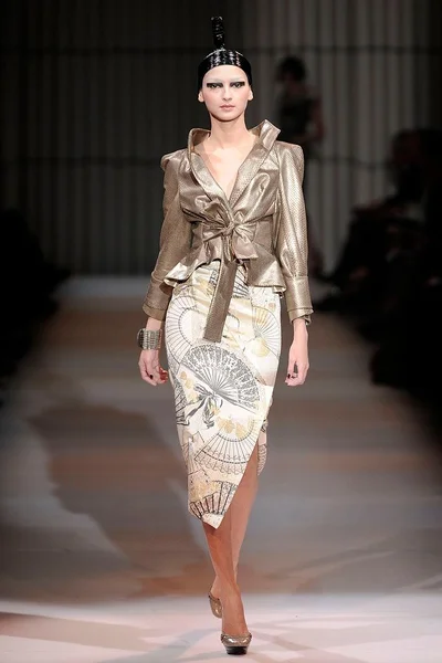 Look 12